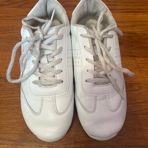 Cheer shoes size 4